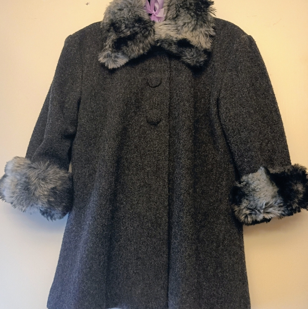 Classy Vintage Helena Charcoal  2pc Suit with Faux Fur Trim (Girls 3T)